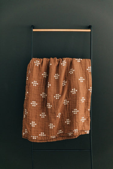 Mebie Baby Cotton Muslin Quilt, Chestnut Textiles